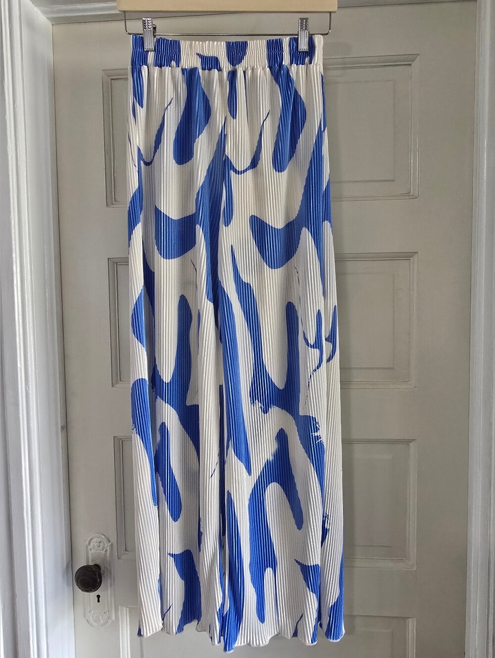 Blue & Cream Wide-Leg Printed Palazzo Pants - Women's - Picture 2 of 4